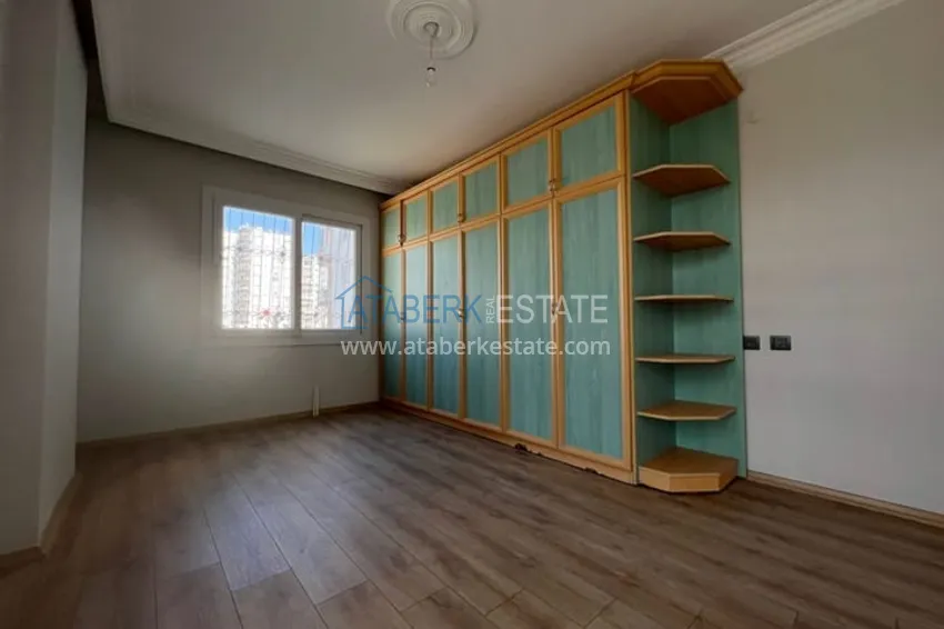 Приобрести Четырёхкомнатная квартира в 150 метрах от моря в районе Соли-Мерсин 5 