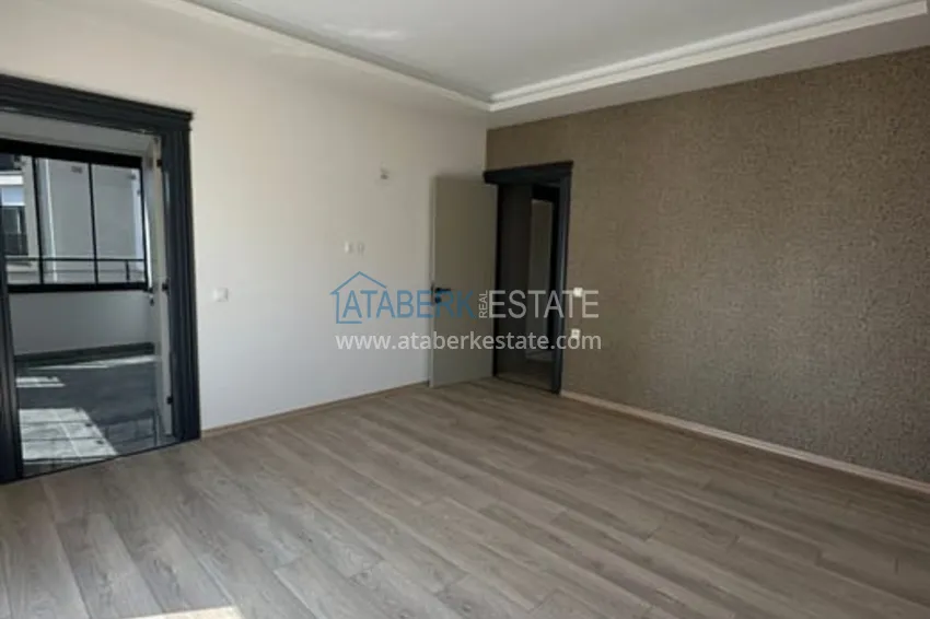 Приобрести Дуплекс 4+1 с собственным садом в районе Мезитли-Мерсин 7 