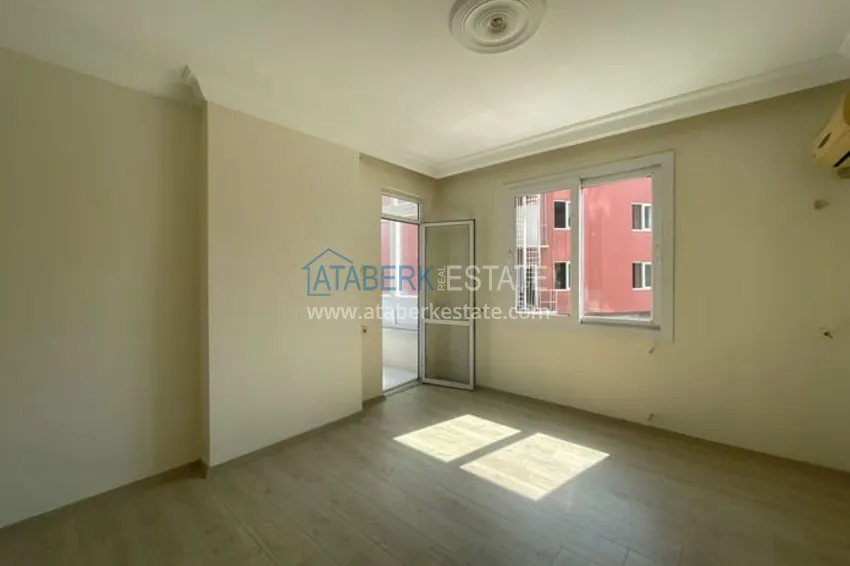 Приобрести Квартира 3+1 с отдельной кухней в 100 метрах от моря район Мезитли-Мерсин 8 