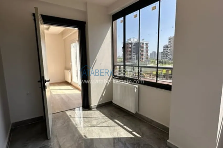 Приобрести Дуплекс 4+1 с собственным садом в районе Мезитли-Мерсин 9 