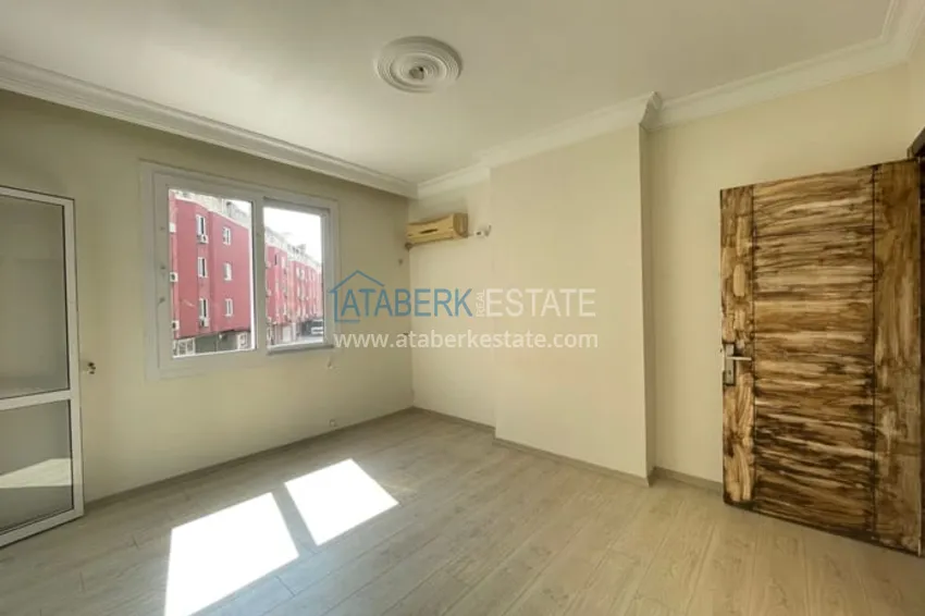 Приобрести Квартира 3+1 с отдельной кухней в 100 метрах от моря район Мезитли-Мерсин 9 