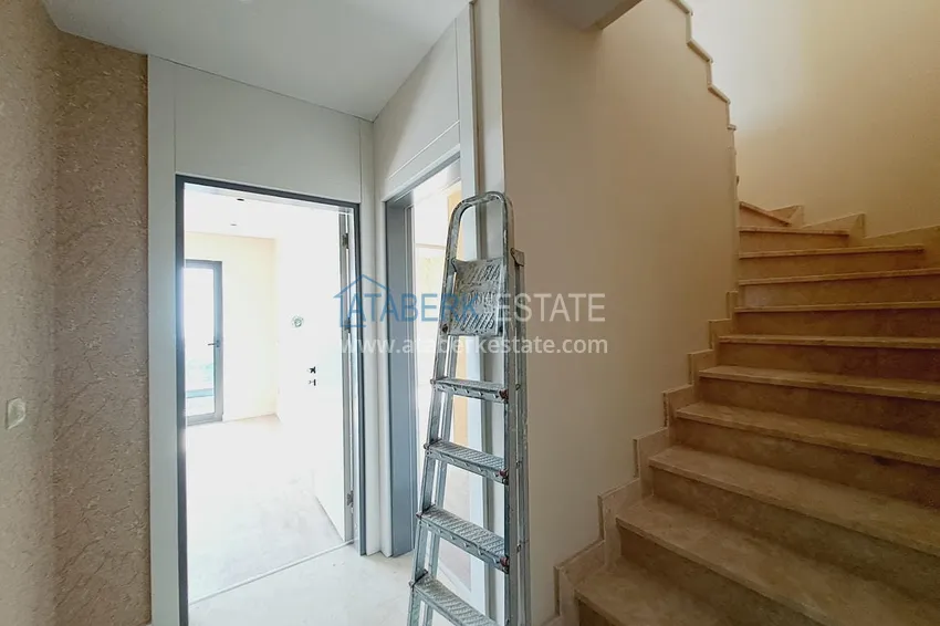 Приобрести Видовой пентхаус-дуплекс в элитном жилом комплексе – Алания, район Махмутлар 12 