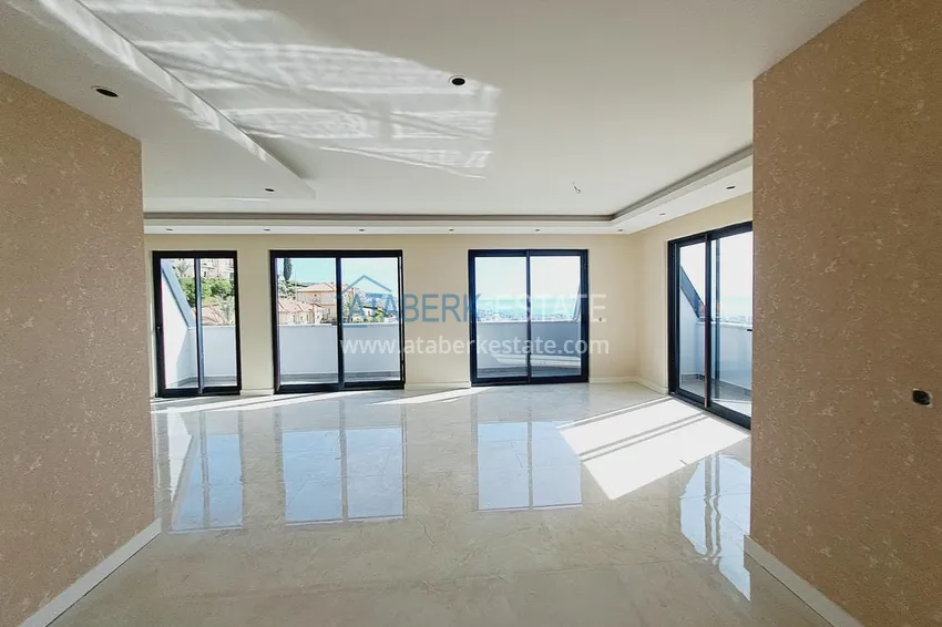 Приобрести Видовой пентхаус-дуплекс в элитном жилом комплексе – Алания, район Махмутлар 2 