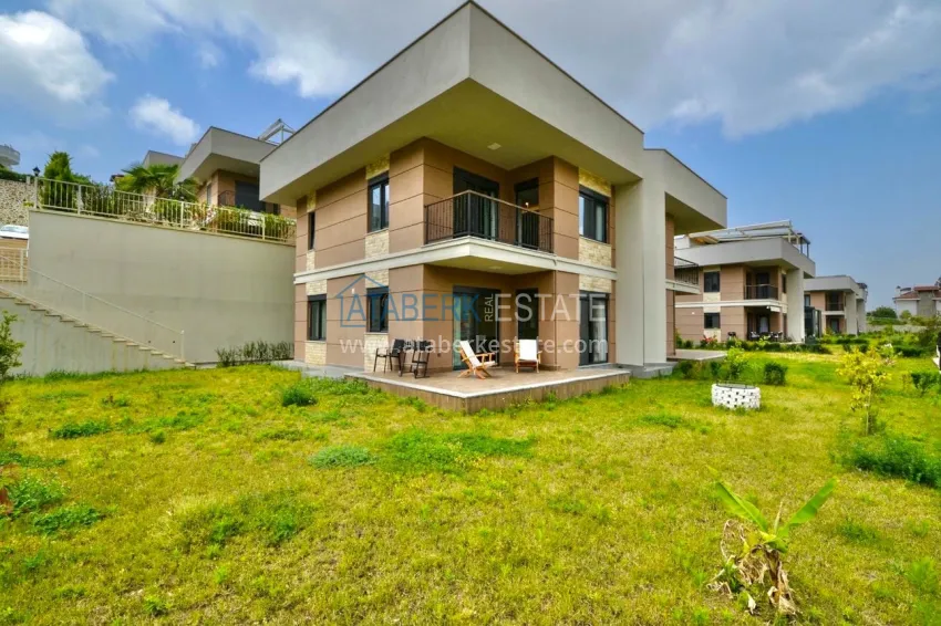 Двухэтажная вилла 3+1 с мебелью в коттеджном поселке, район Каргыджак – Алания 11 