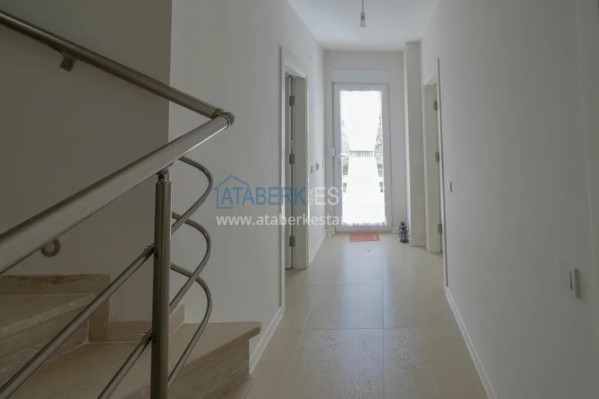 Приобрести Меблированный садовый дуплекс с двумя спальнями, застекленным балконом и видом на море в Алании 43 