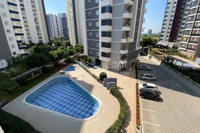 Приобрести Квартира 4+1 с отоплением и частично мебелью и техникой, район Соли-Мерсин 28 