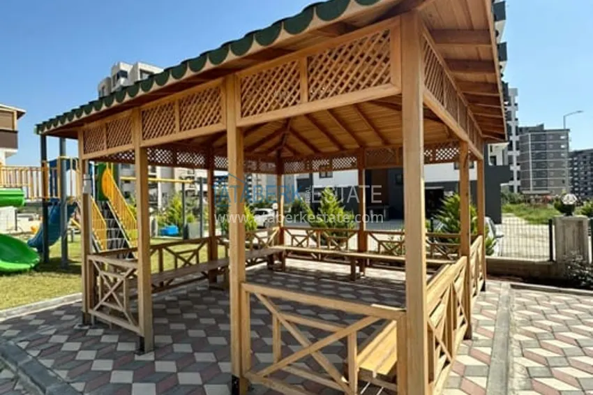 Дуплекс 4+1 с собственным садом в районе Мезитли-Мерсин 6 