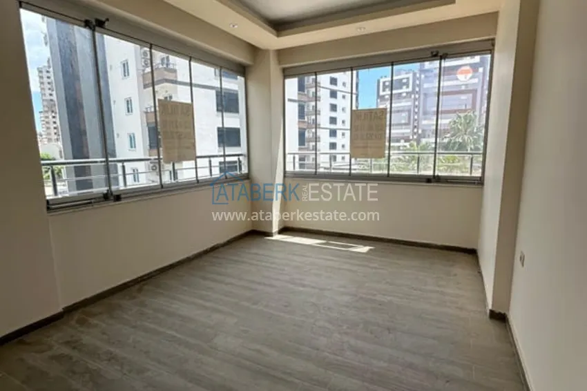 Приобрести Квартира 3+1 с отдельной кухней и застекленным балконом Соли-Мерсин 25 