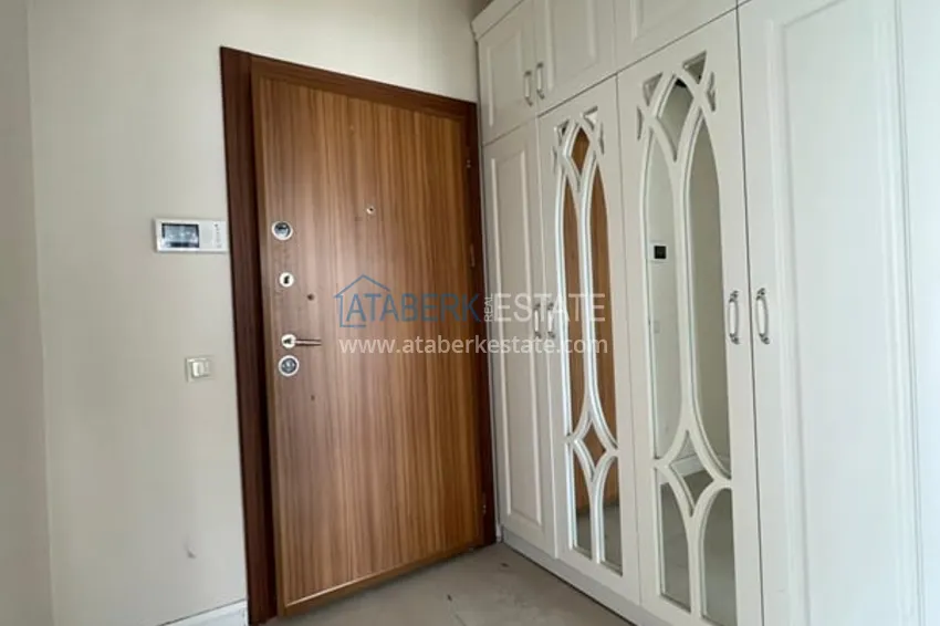 Приобрести Квартира 3+1 с отдельной кухней и застекленным балконом Соли-Мерсин 17 