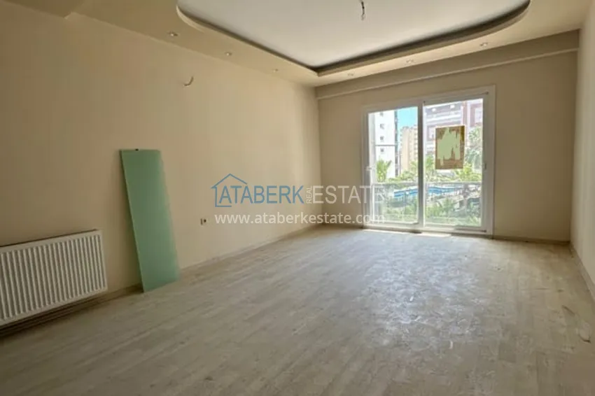 Приобрести Квартира 3+1 с отдельной кухней и застекленным балконом Соли-Мерсин 5 