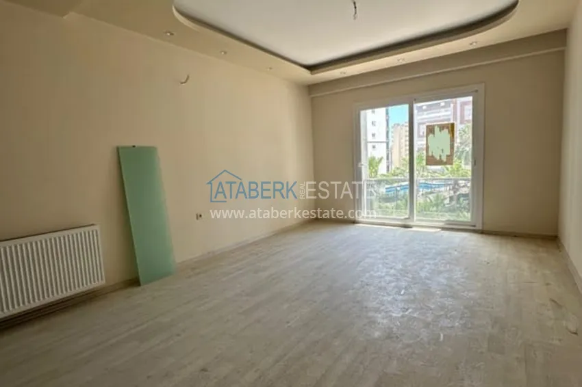 Приобрести Квартира 3+1 с отдельной кухней и застекленным балконом Соли-Мерсин 7 