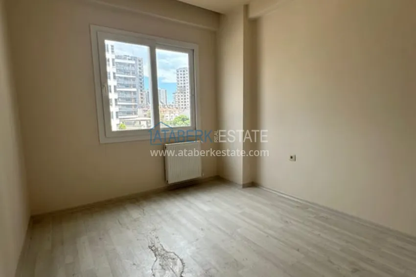 Приобрести Квартира 3+1 с отдельной кухней и застекленным балконом Соли-Мерсин 8 