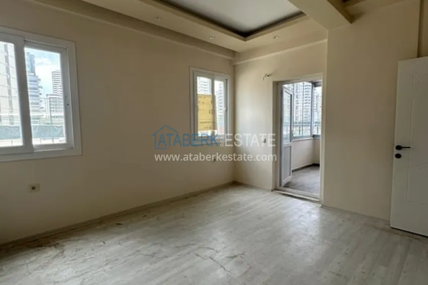 Приобрести Квартира 3+1 с отдельной кухней и застекленным балконом Соли-Мерсин 14 