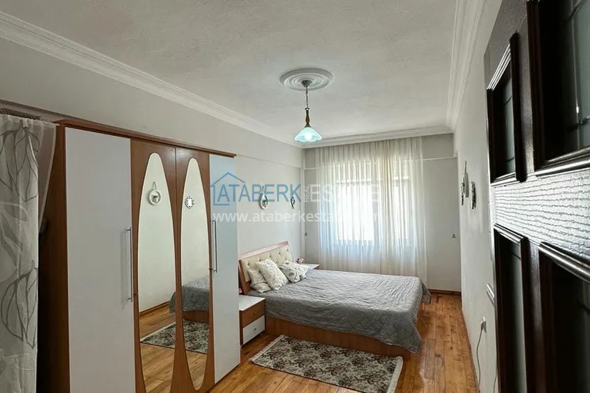 Приобрести Трехкомнатная квартира в уютном комплексе с бассейном в 300 метрах от моря 10