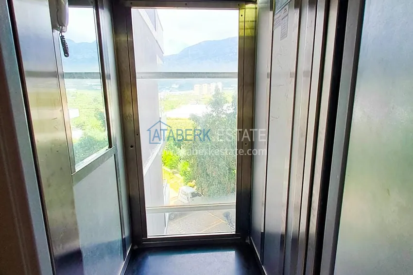 Просторная трехкомнатная квартира с видом на море и горы в районе Махмутлар, Алания  16 