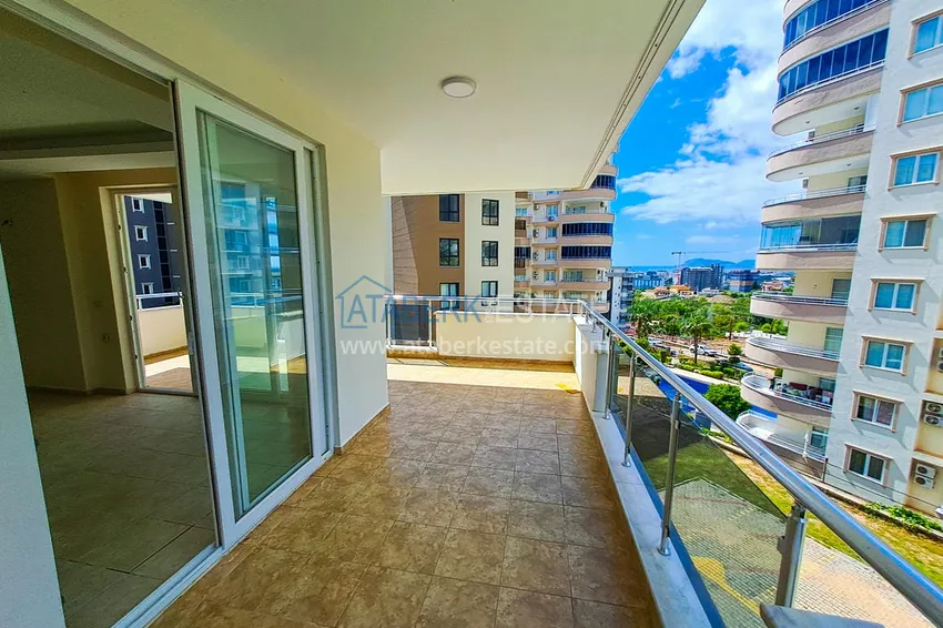 Приобрести Просторная трехкомнатная квартира с видом на море и горы в районе Махмутлар, Алания  18 