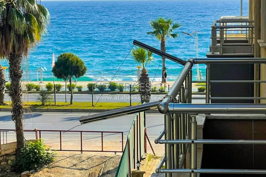 Приобрести Трехкомнатная квартира на первой береговой линии в Алании, район  Махмутлар  19 