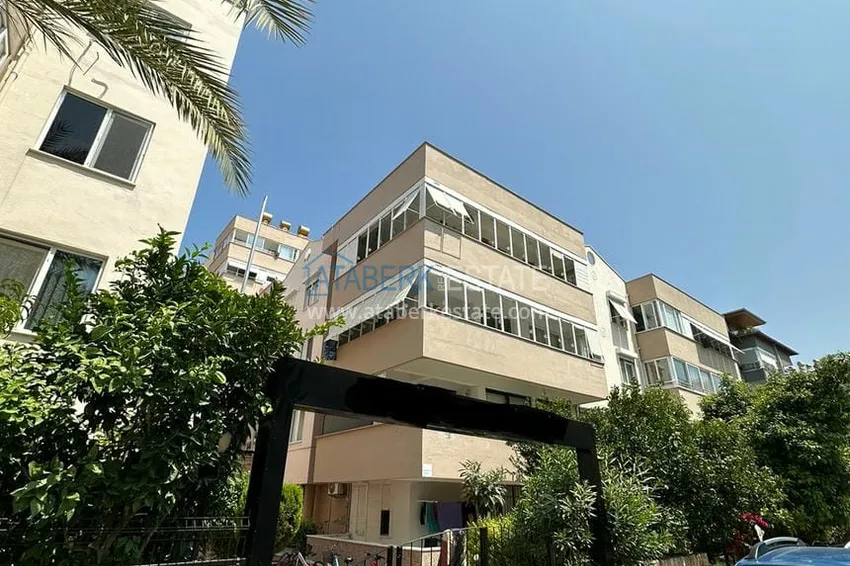 Трехкомнатная квартира в уютном комплексе с бассейном в 300 метрах от моря 1