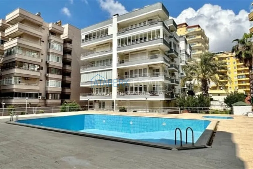 Трехкомнатная квартира на первой береговой линии в Алании, район  Махмутлар  1 