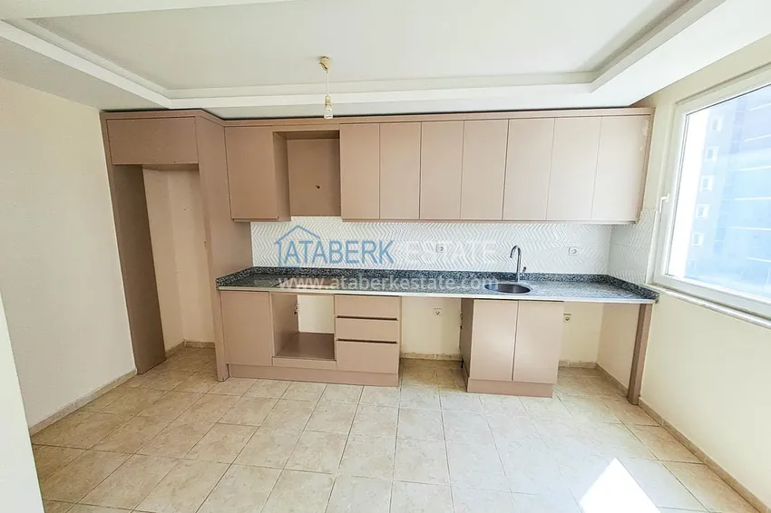 Приобрести Просторная трехкомнатная квартира с видом на море и горы в районе Махмутлар, Алания  5 