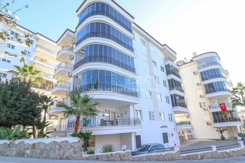 Квартира в районе Джикджилли трехкомнатная, с мебелью и застекленным балконом 6 