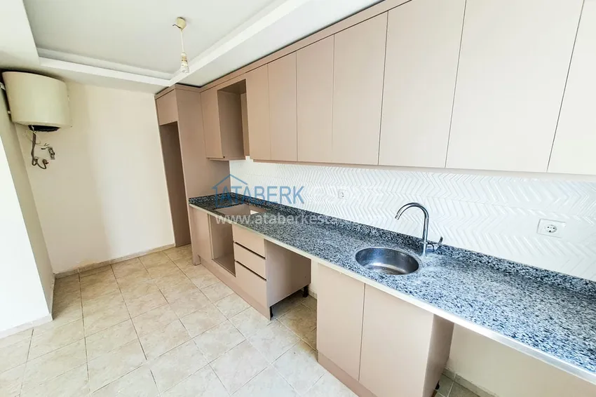 Приобрести Просторная трехкомнатная квартира с видом на море и горы в районе Махмутлар, Алания  6 