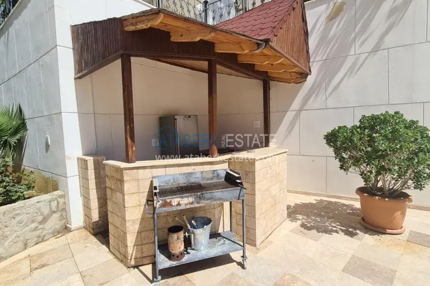 Квартира в районе Джикджилли трехкомнатная, с мебелью и застекленным балконом 9 