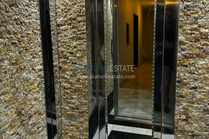 Квартира 1+1 в малоэтажном жилом комплексе городского типа Мезитли-Мерсин 5 