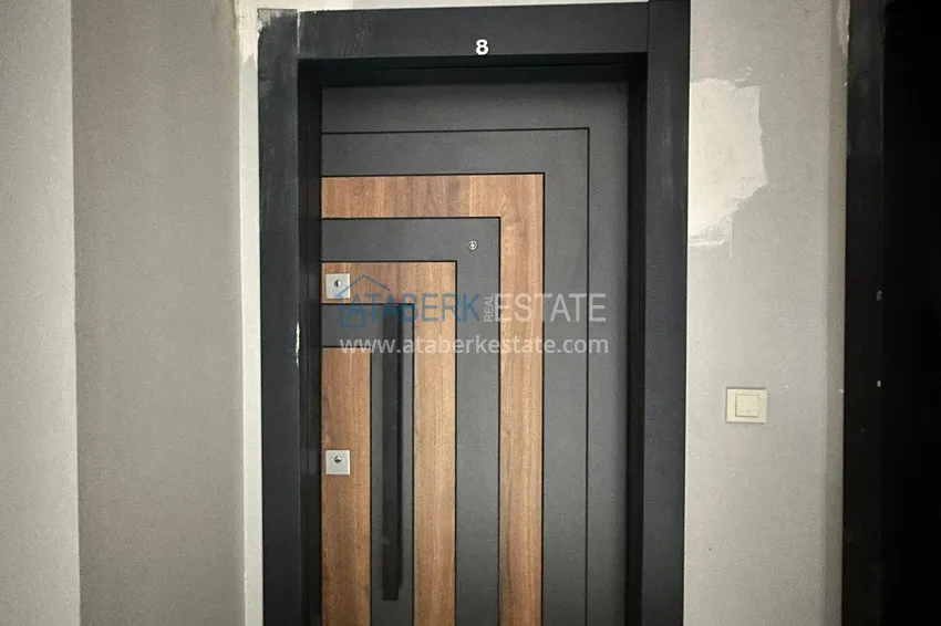 Приобрести Просторные двухкомнатные квартиры в новом комплексе в центре района Мезитли, Мерсин 1 