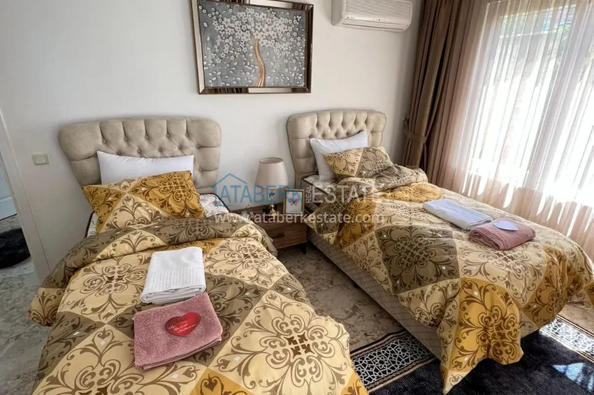 Приобрести Трехкомнатная квартира с мебелью в Алании, район Махмутлар 11 