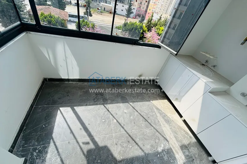 Приобрести Двухкомнатная квартира с застекленным балконом! Новостройки в Мерсине, район Мезитли 17 