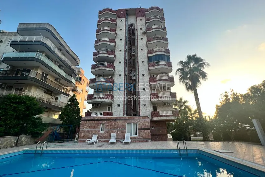 Роскошный видовой дуплекс с дизайнерским ремонтом и новой мебелью на первой береговой в Махмутларе, Алания 1 