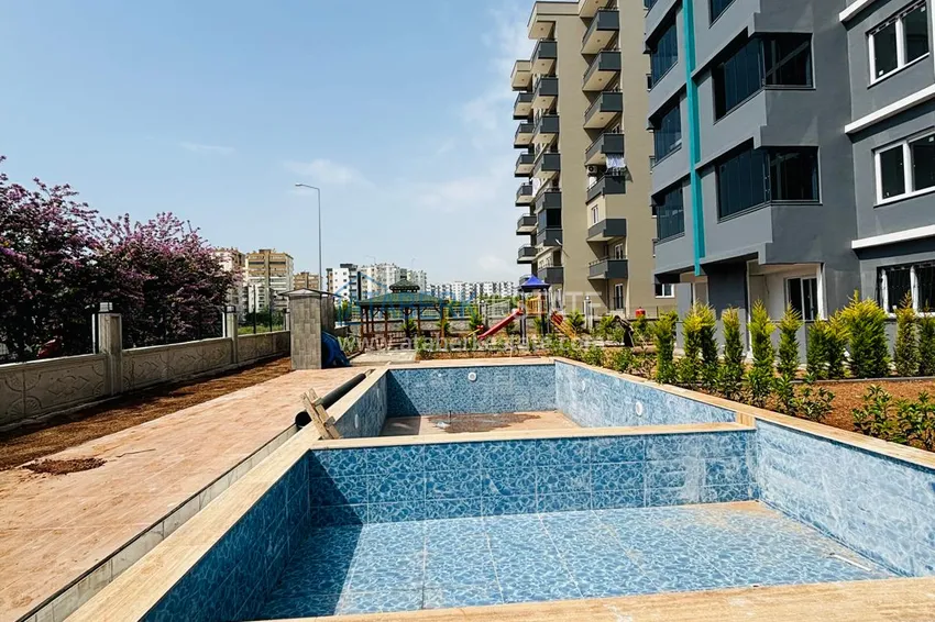 Двухкомнатная квартира с застекленным балконом! Новостройки в Мерсине, район Мезитли 1 