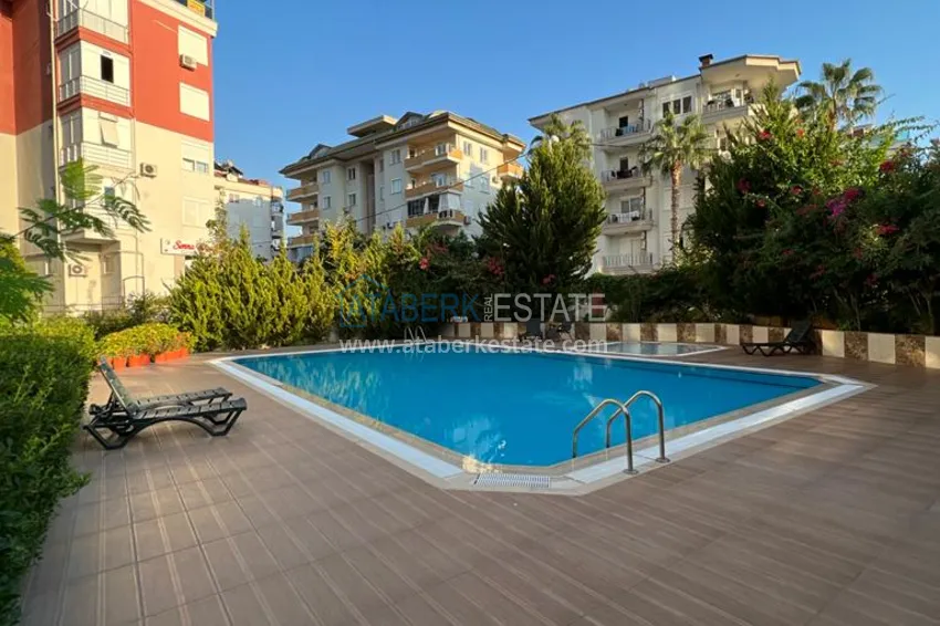 Линейная четырехкомнатная квартира с отдельной кухней в районе Джикджилли, Алания 1 