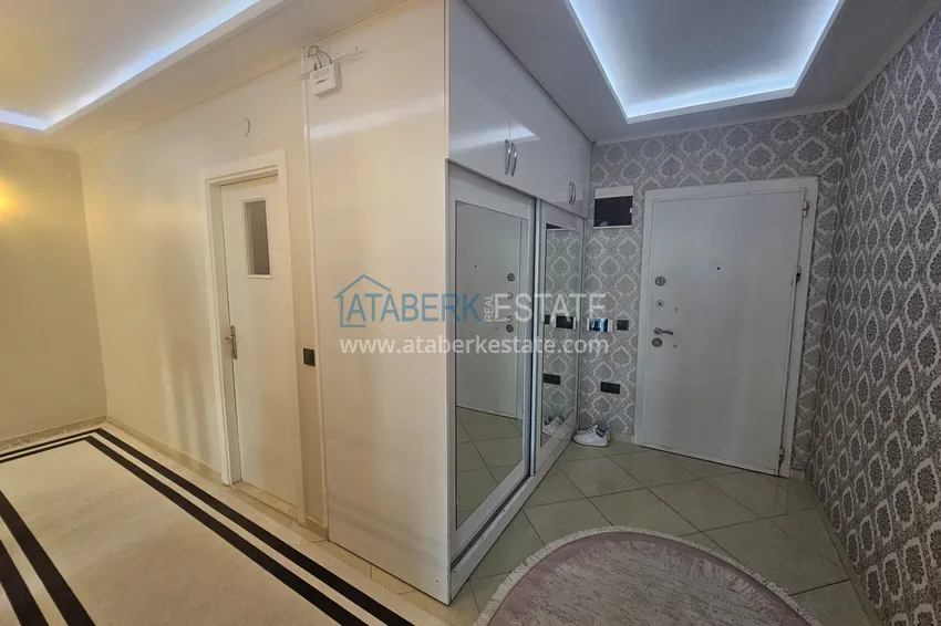 Приобрести Линейная четырехкомнатная квартира с отдельной кухней в районе Джикджилли, Алания 1 