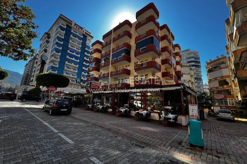 Линейная четырехкомнатная квартира с мебелью в районе Махмутлар, Алания 1 