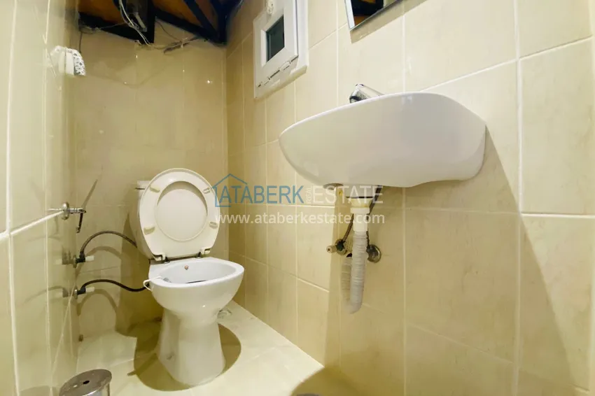 Приобрести Роскошный видовой дуплекс с дизайнерским ремонтом и новой мебелью на первой береговой в Махмутларе, Алания 35 