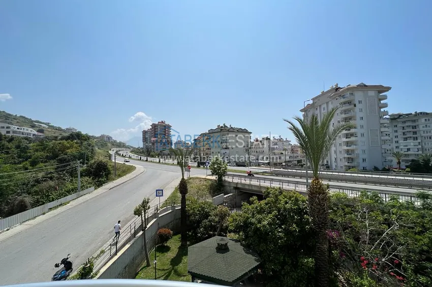 Приобрести Трехкомнатная квартира с мебелью и видом на горы в Алании, район Джикджилли 28