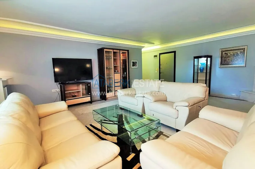 Приобрести Линейная 4-комнатая квартира с мебелью в 200 метрах от моря – Алания, район Оба 2 