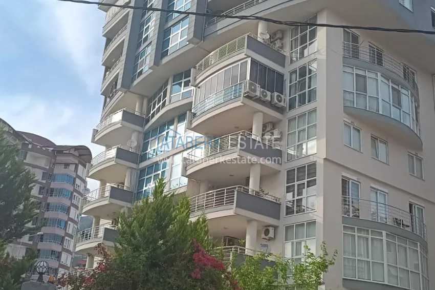 Линейная четырехкомнатная квартира с отдельной кухней в районе Джикджилли, Алания 3 