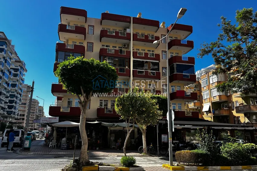 Линейная четырехкомнатная квартира с мебелью в районе Махмутлар, Алания 2 