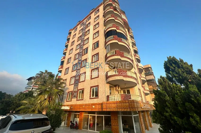 Роскошный видовой дуплекс с дизайнерским ремонтом и новой мебелью на первой береговой в Махмутларе, Алания 2 