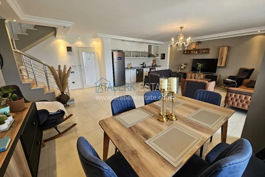 Приобрести Видовой дуплекс с мебелью и джакузи на балконе в Алании, район Махмутлар 3