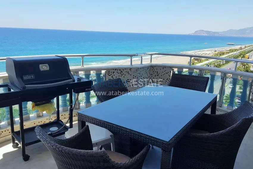 Приобрести Роскошный видовой дуплекс с дизайнерским ремонтом и новой мебелью на первой береговой в Махмутларе, Алания 40 