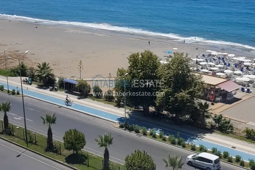 Приобрести Роскошный видовой дуплекс с дизайнерским ремонтом и новой мебелью на первой береговой в Махмутларе, Алания 42 