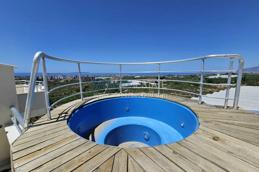 Приобрести Видовой дуплекс с мебелью и джакузи на балконе в Алании, район Махмутлар 38