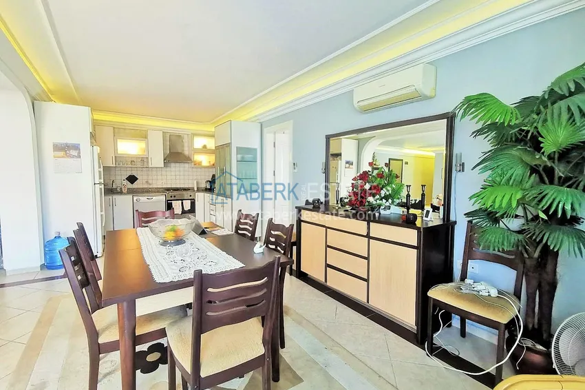 Приобрести Линейная 4-комнатая квартира с мебелью в 200 метрах от моря – Алания, район Оба 3 