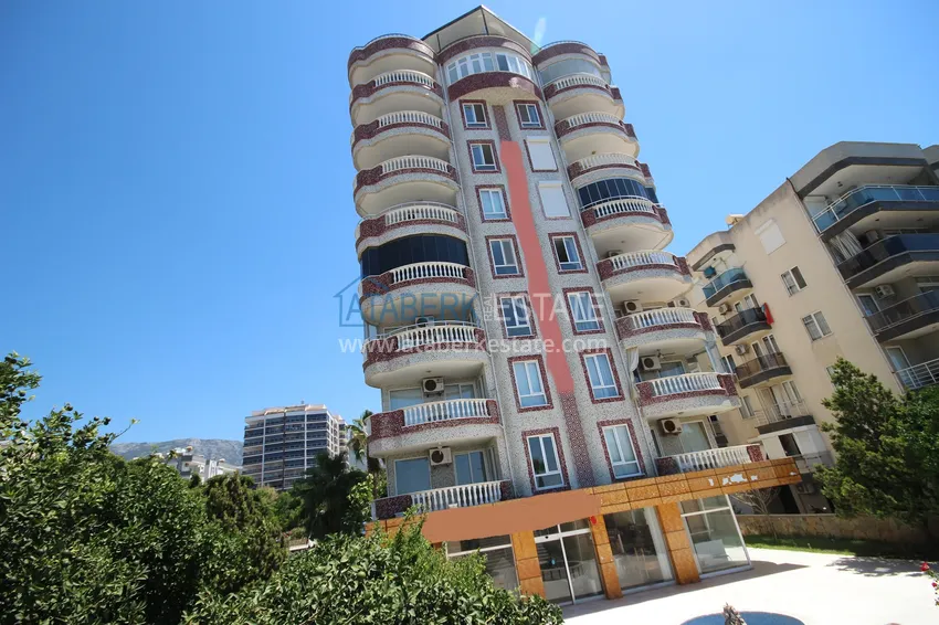 Роскошный видовой дуплекс с дизайнерским ремонтом и новой мебелью на первой береговой в Махмутларе, Алания 3 