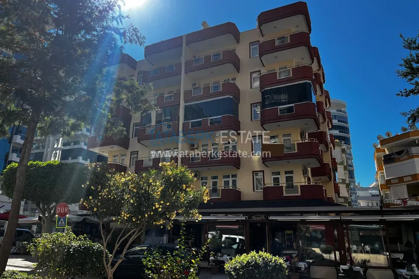 Линейная четырехкомнатная квартира с мебелью в районе Махмутлар, Алания 3 