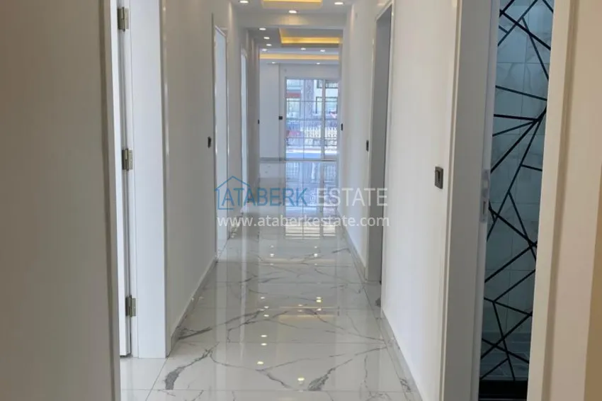 Приобрести Линейная четырехкомнатная квартира после ремонта в Аланьи, район Конаклы 1 